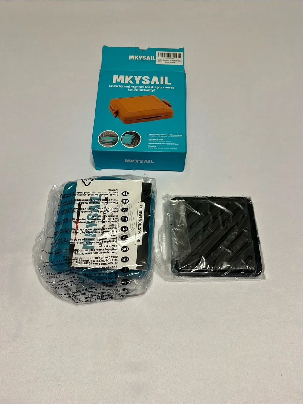Mkysail Compact microwave Sandwich / waffle Maker in Teal! NWT